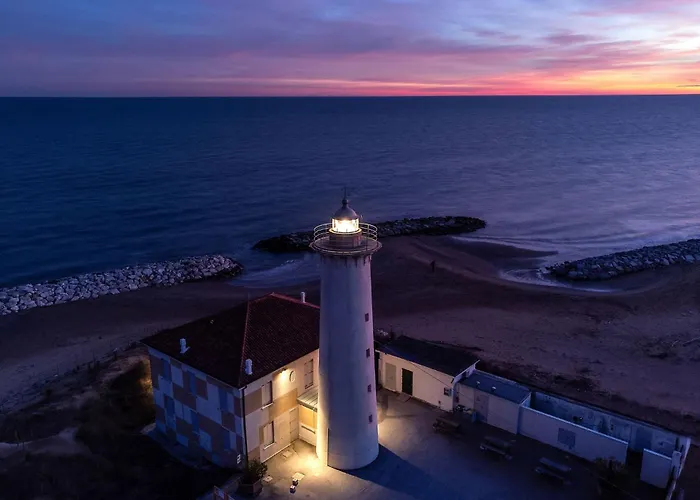 Modern And Comfy Flat Near The Sea Apartment *