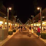 Modern And Comfy Flat Near The Sea * 比比翁