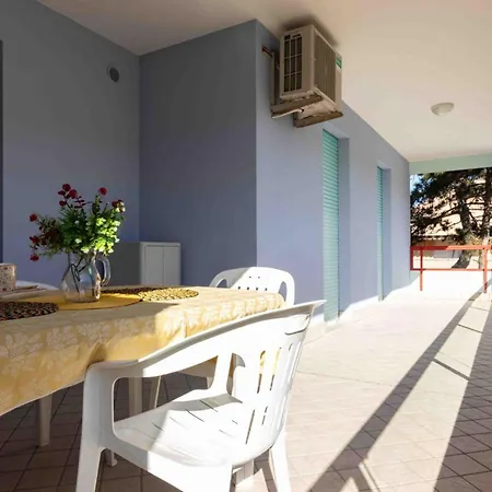 Modern And Comfy Flat Near The Sea *