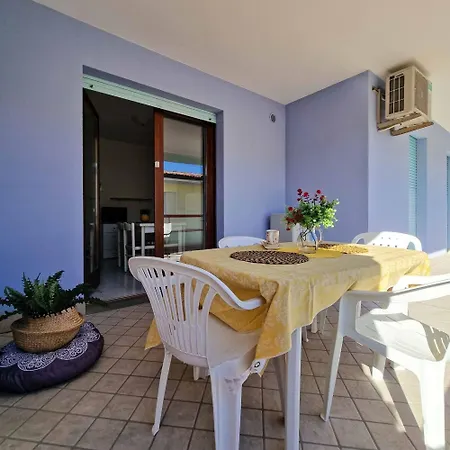 Modern And Comfy Flat Near The Sea Μπιμπιόνε