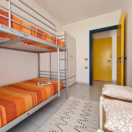 Modern And Comfy Flat Near The Sea