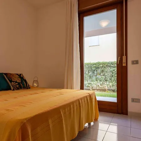 Modern And Comfy Flat Near The Sea Διαμέρισμα Μπιμπιόνε
