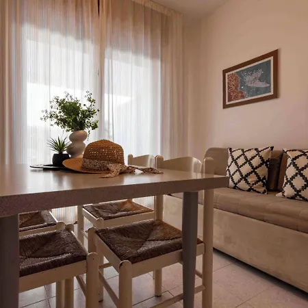 شقة Modern And Comfy Flat Near The Sea